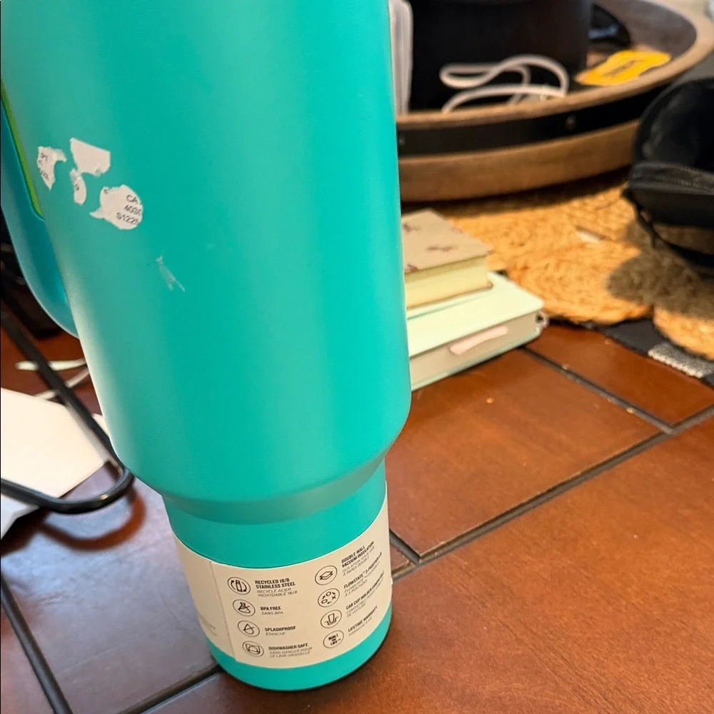 Stanley Quencher H2.0 Tumbler - Vibrant Aqua - Picture 6 of 7